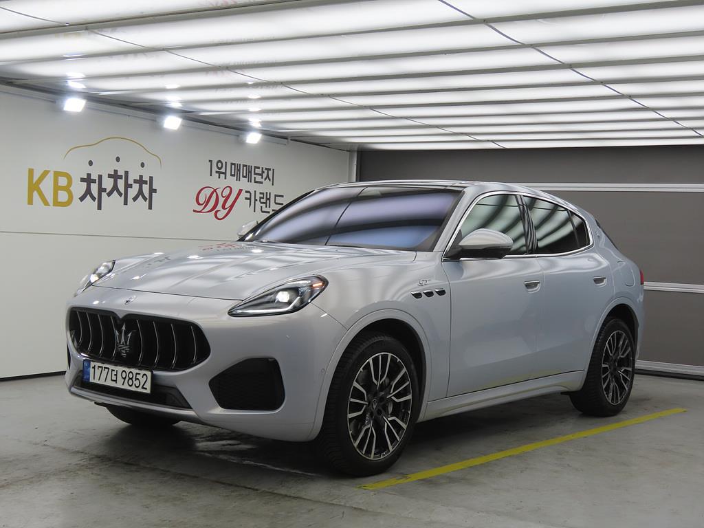 마세라티 그레칼레 2.0 AWD