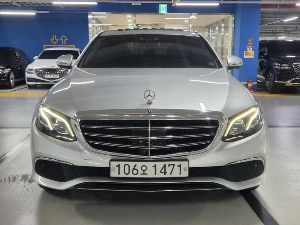 벤츠 E-클래스 W213 E300e 4MATIC 익스클루시브