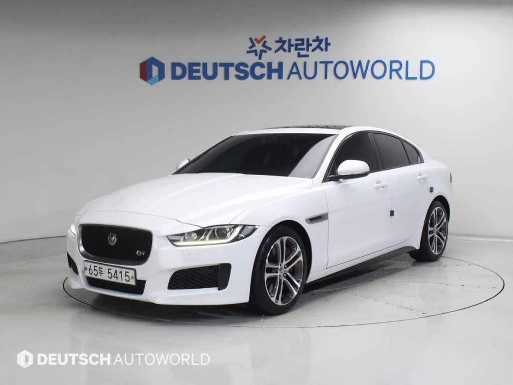 재규어 XE 3.0 SC S
