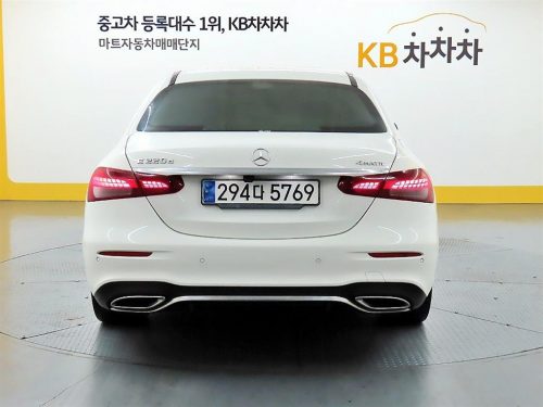 벤츠 E-클래스 W213 E220d 4MATIC AMG라인 사진 3