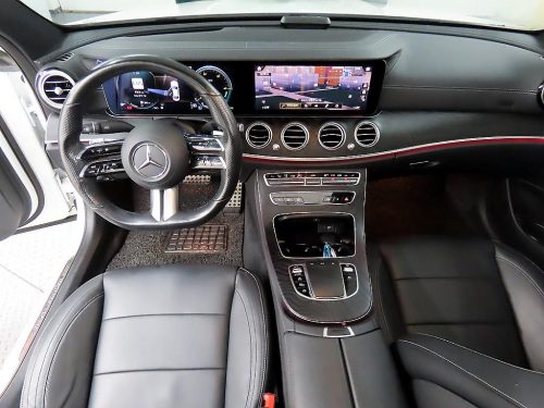 벤츠 E-클래스 W213 E220d 4MATIC AMG라인 사진 모두보기