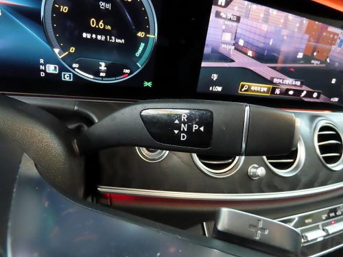 벤츠 E-클래스 W213 E220d 4MATIC AMG라인 사진 10