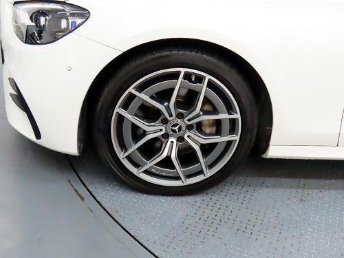 벤츠 E-클래스 W213 E220d 4MATIC AMG라인 사진 20