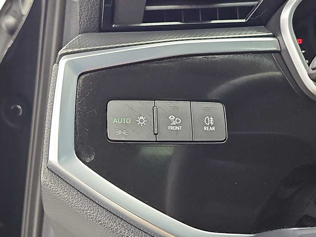 아우디 Q3 (F3) 35 TDI 스포트백 사진 18