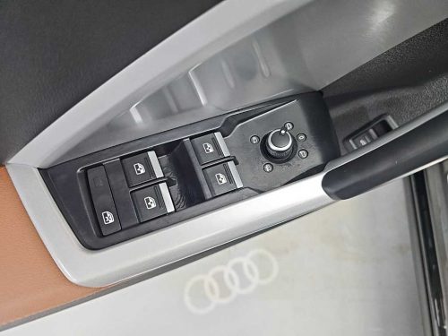 아우디 Q3 (F3) 35 TDI 스포트백 사진 19
