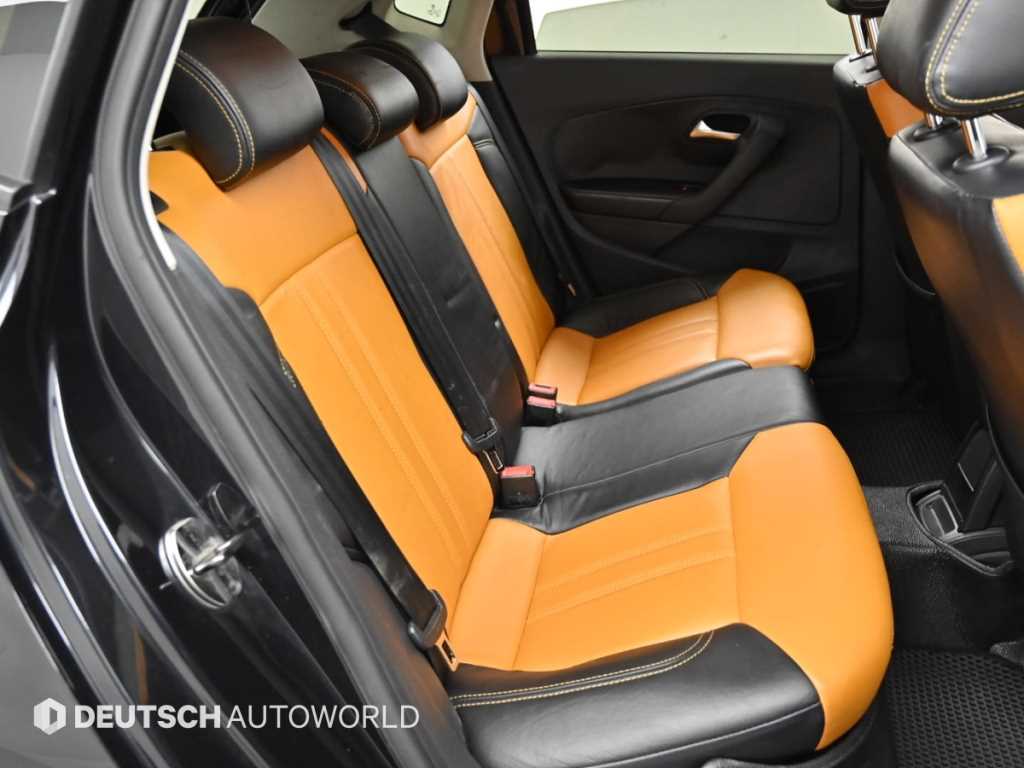 폭스바겐 폴로 1.6 TDI R-LINE 사진 12