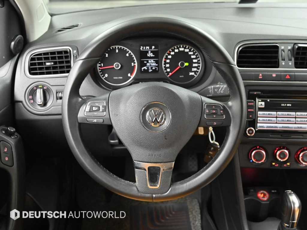 폭스바겐 폴로 1.6 TDI R-LINE 사진 13