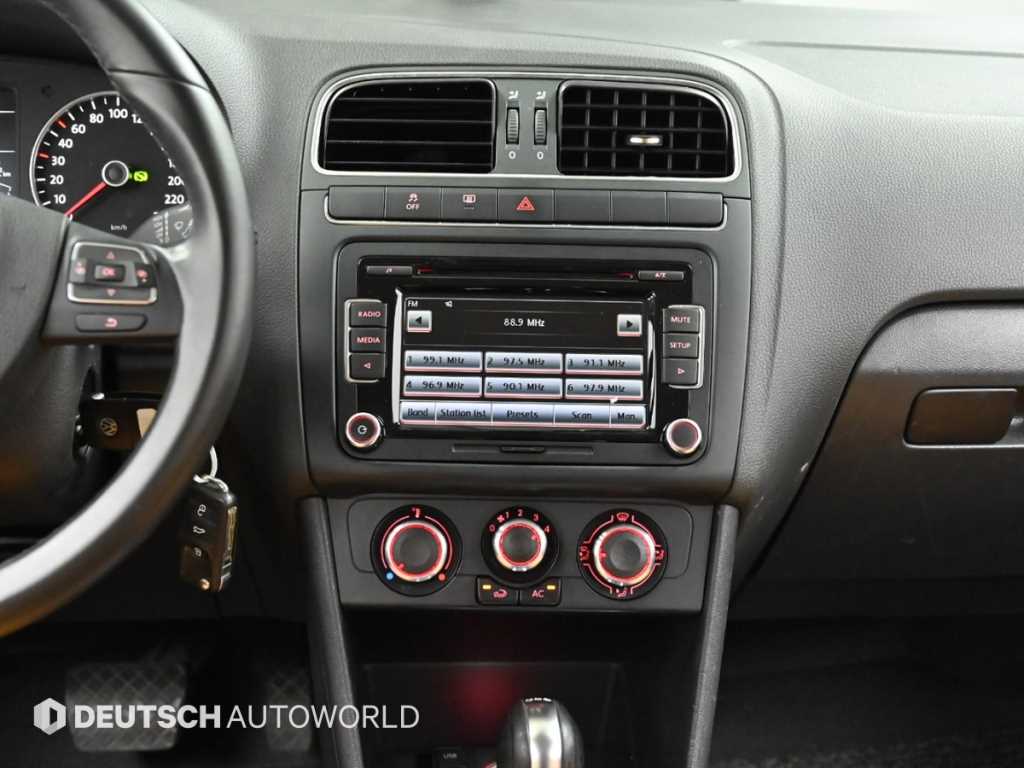폭스바겐 폴로 1.6 TDI R-LINE 사진 14
