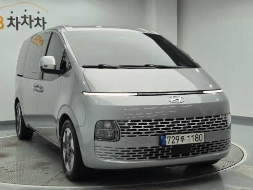 Hyundai Staria 4WD Diesel Tourer Modern 11-Seater photo 4