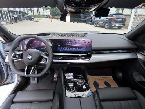 BMW 5시리즈 (G60) 520i 사진 모두보기