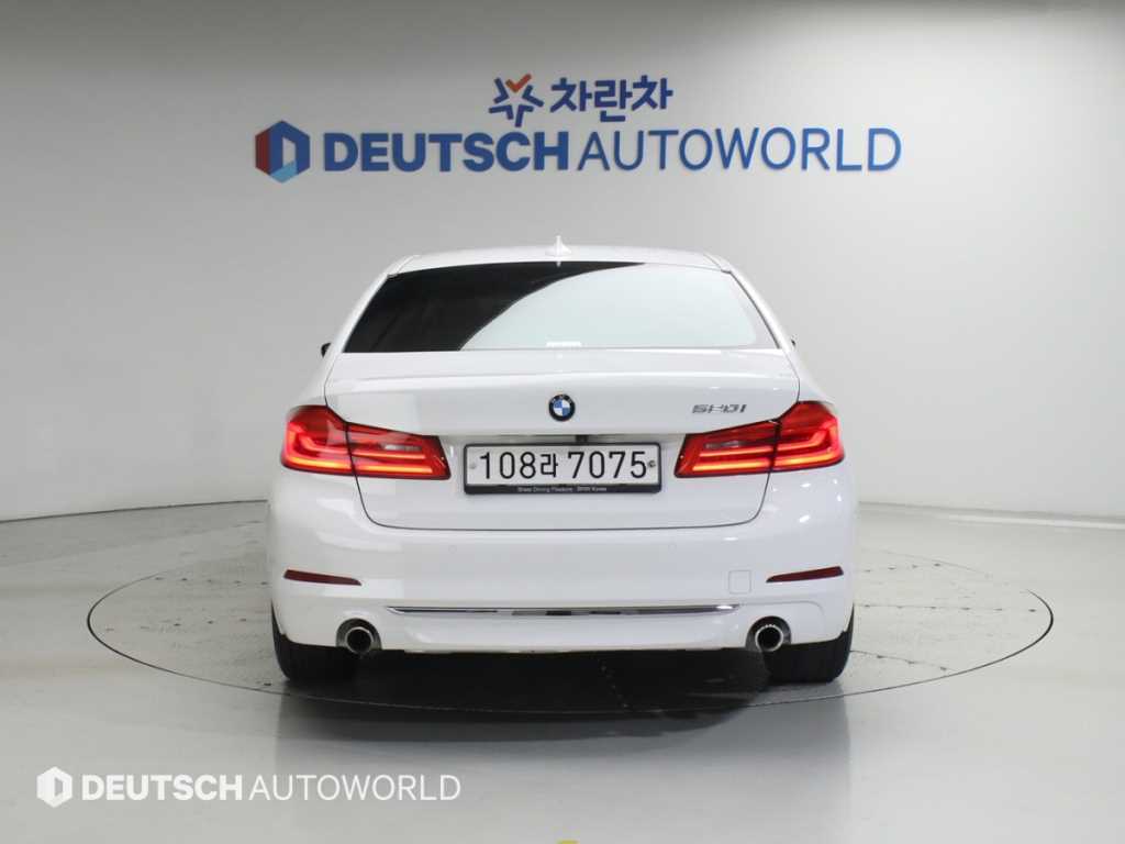 BMW 5시리즈 (G30) 520i 럭셔리 사진 4