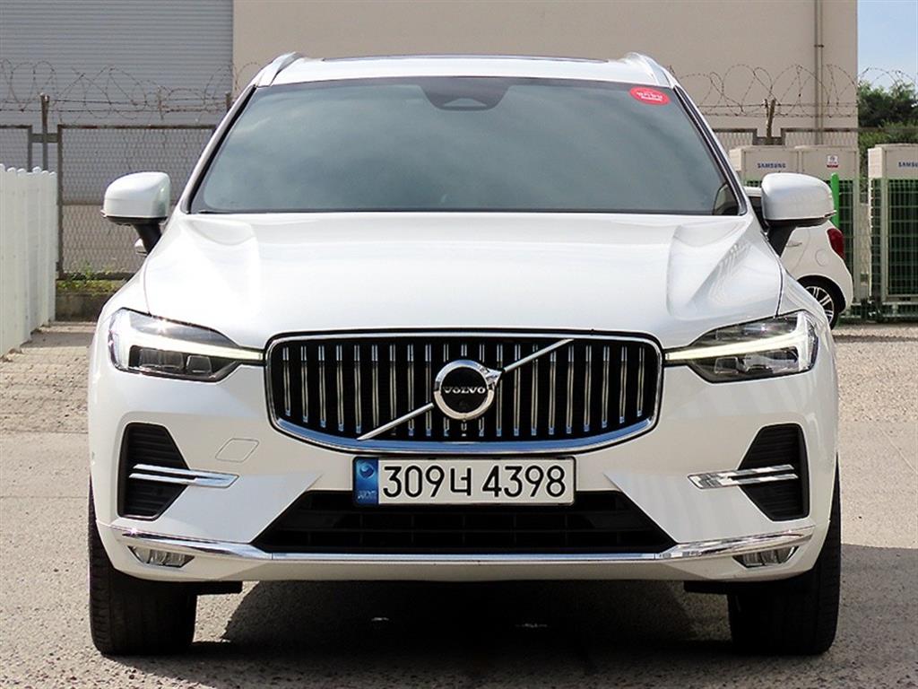 볼보 XC60(2세대) B5 AWD 얼티메이트 브라이트