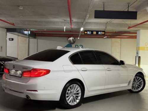 BMW 5시리즈 (G30) 520d xDrive 럭셔리 플러스 사진 2