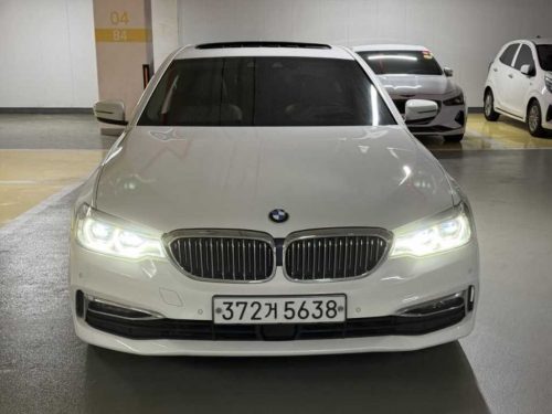 BMW 5시리즈 (G30) 520d xDrive 럭셔리 플러스 사진 3