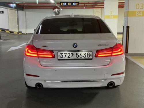 BMW 5시리즈 (G30) 520d xDrive 럭셔리 플러스 사진 4