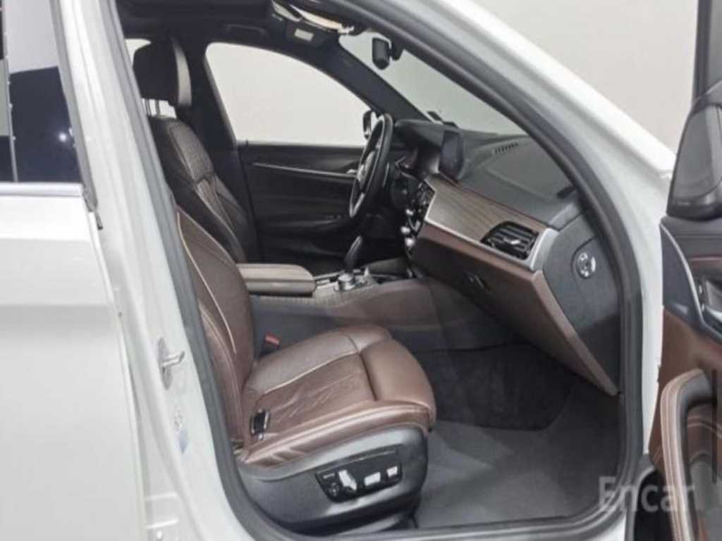 BMW 5시리즈 (G30) 530i M 스포츠 플러스 사진 5