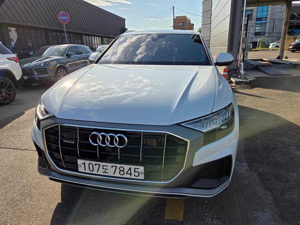아우디 Q8 45 TDI 콰트로 프리미엄