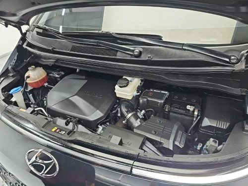 Hyundai Staria 2WD Diesel Cargo Modern 5-Seater photo 5