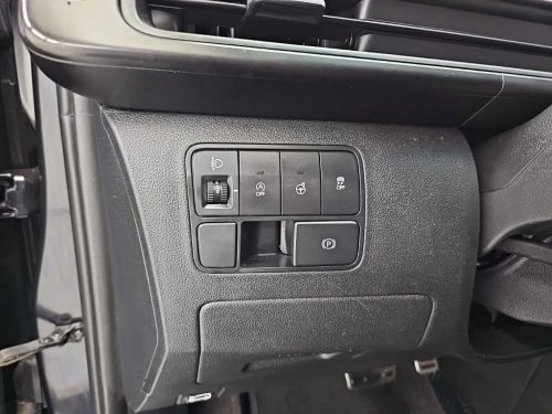 Hyundai Staria 2WD Diesel Cargo Modern 5-Seater photo 17