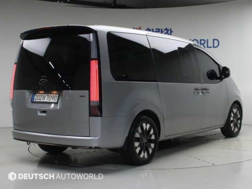 Hyundai Staria 4WD Diesel Lounge Prestige 9-Seater photo 4