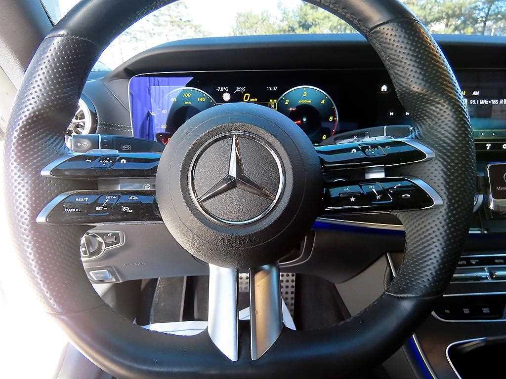 벤츠 E-클래스 W213 E300d 4MATIC 쿠페 사진 8