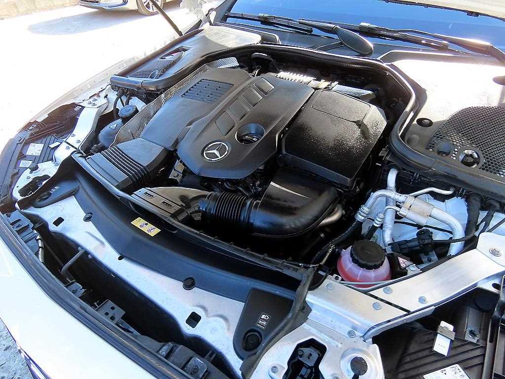 벤츠 E-클래스 W213 E300d 4MATIC 쿠페 사진 19