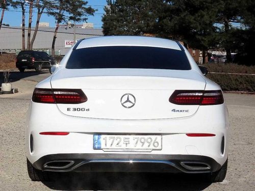 벤츠 E-클래스 W213 E300d 4MATIC 쿠페 사진 4