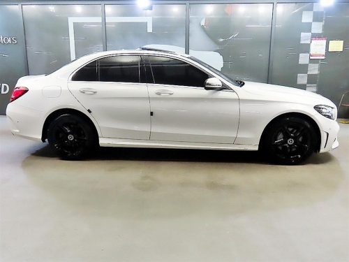 벤츠 C클래스 W205 C220 d 4MATIC 사진 3