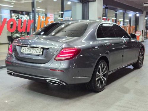 벤츠 E-클래스 W213 E300e 4MATIC 익스클루시브 사진 4