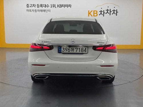 벤츠 E-클래스 W213 E220d 4MATIC 익스클루시브 사진 3