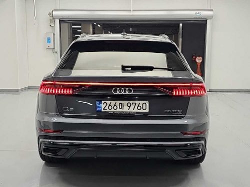 아우디 Q8 55 TFSI 콰트로 프리미엄 사진 3