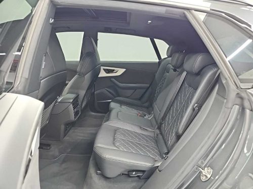 아우디 Q8 55 TFSI 콰트로 프리미엄 사진 12