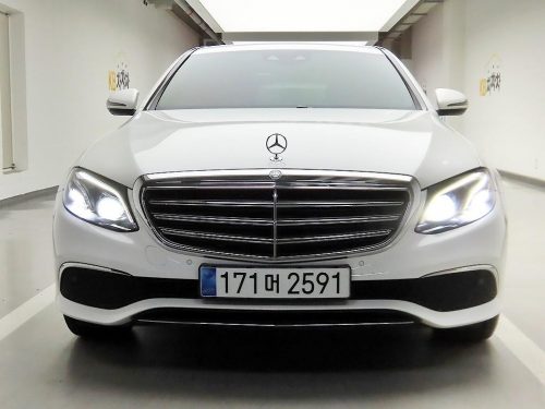 벤츠 E-클래스 W213 E220d 익스클루시브