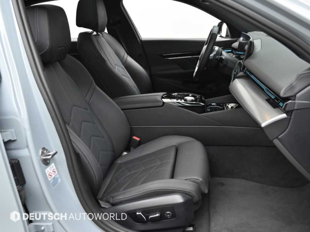 BMW 5시리즈 (G60) 520i 사진 10