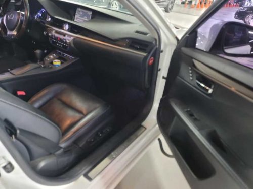 렉서스 뉴ES300h 슈프림 사진 9