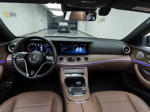 벤츠 E-클래스 W213 E300e 4MATIC 익스클루시브 사진 모두보기