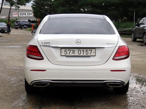 벤츠 E-클래스 W213 E300 4MATIC 아방가르드 사진 4