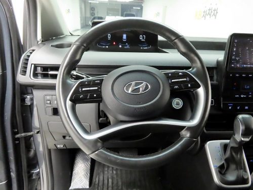 Hyundai Staria 2WD Diesel Cargo Modern 5-Seater View All Photos