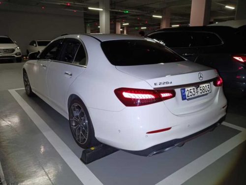 벤츠 E-클래스 W213 E220d 4MATIC AMG라인 사진 3