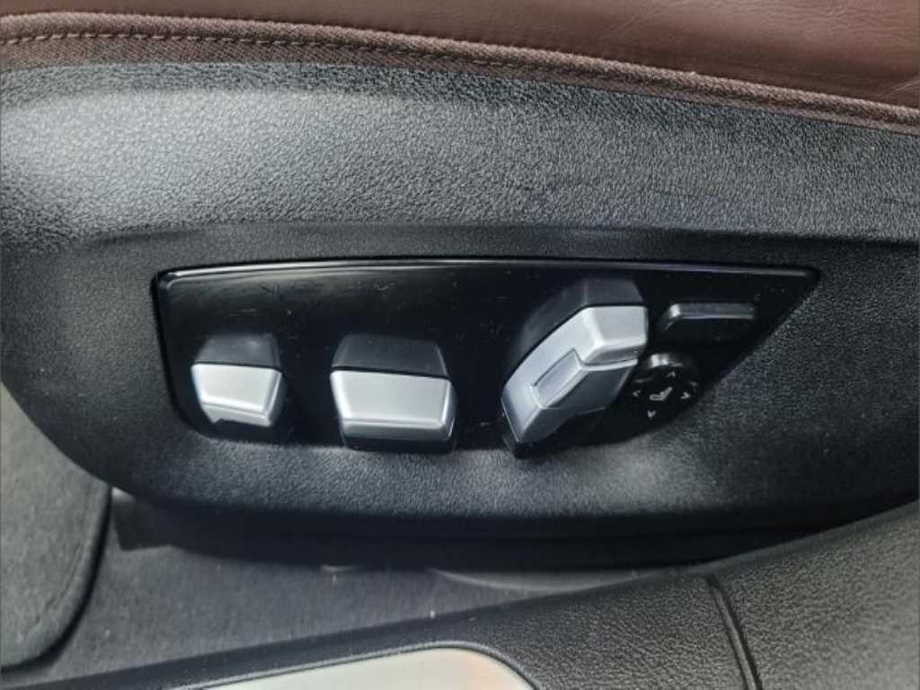 BMW 7시리즈 (G11) 740Le i퍼포먼스 사진 11
