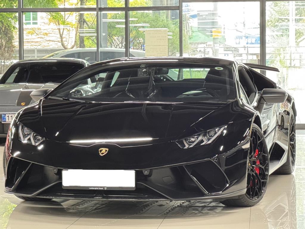람보르기니 우라칸 LP640-4 퍼포만테