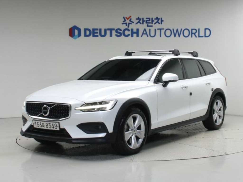 볼보 V60 크로스 컨트리 2세대 2.0 T5 AWD