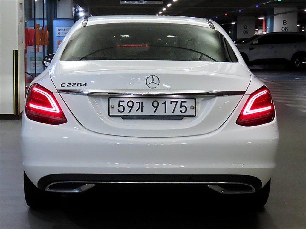 벤츠 C클래스 W205 C220 d 아방가르드 사진 5