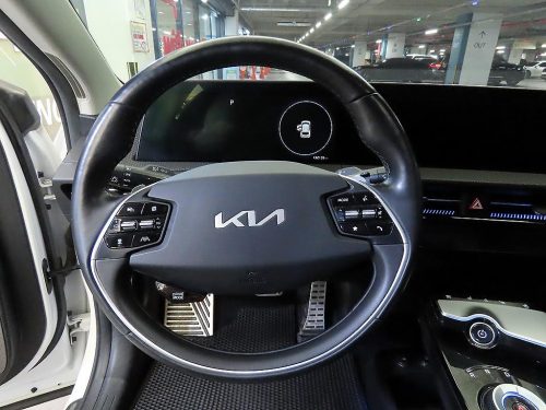 Kia EV6 Long Range AWD Earth photo 8