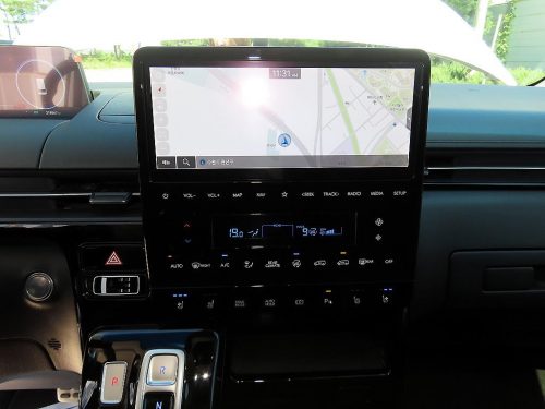 Hyundai Staria LPG Lounge Mobility 7-Seater photo 12
