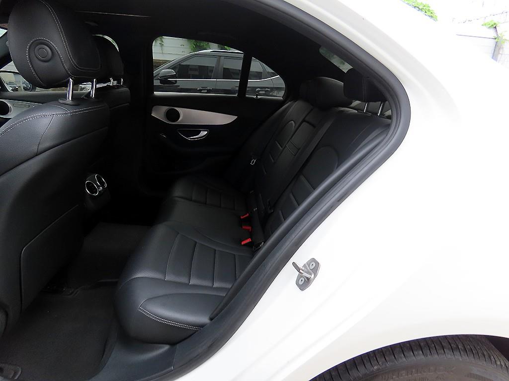 벤츠 C클래스 W205 C220 d 4MATIC 아방가르드 사진 6