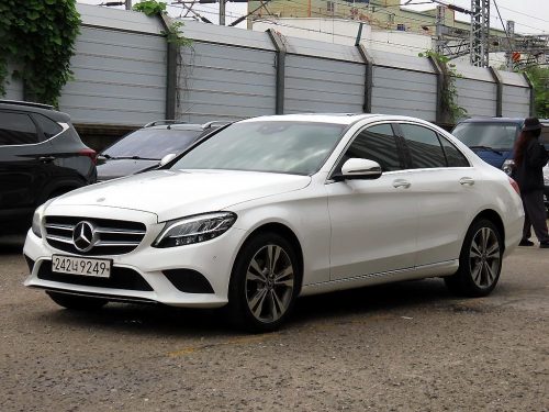 벤츠 C클래스 W205 C220 d 4MATIC 아방가르드 사진 2