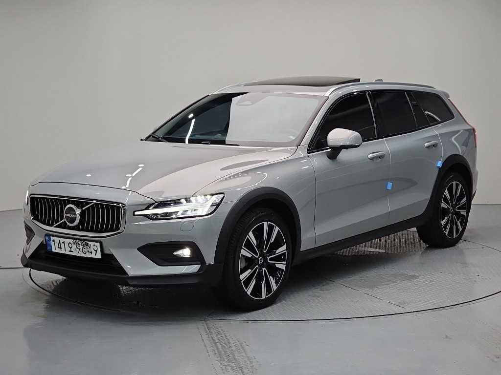 볼보 V60 크로스 컨트리 2세대 2.0 B5 AWD