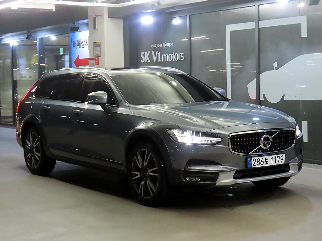 볼보 V90 크로스컨트리 T5 프로 AWD