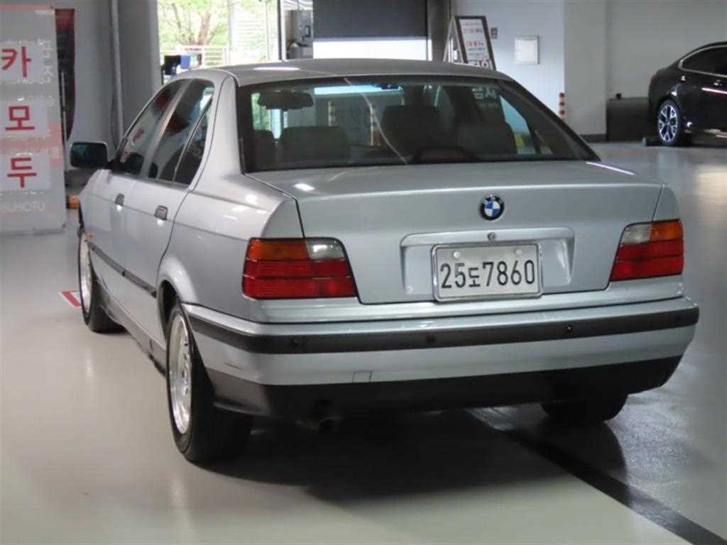 BMW 3시리즈 318IS 세단 사진 4